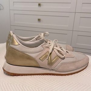 New balance size 9 sneakers cream and gold